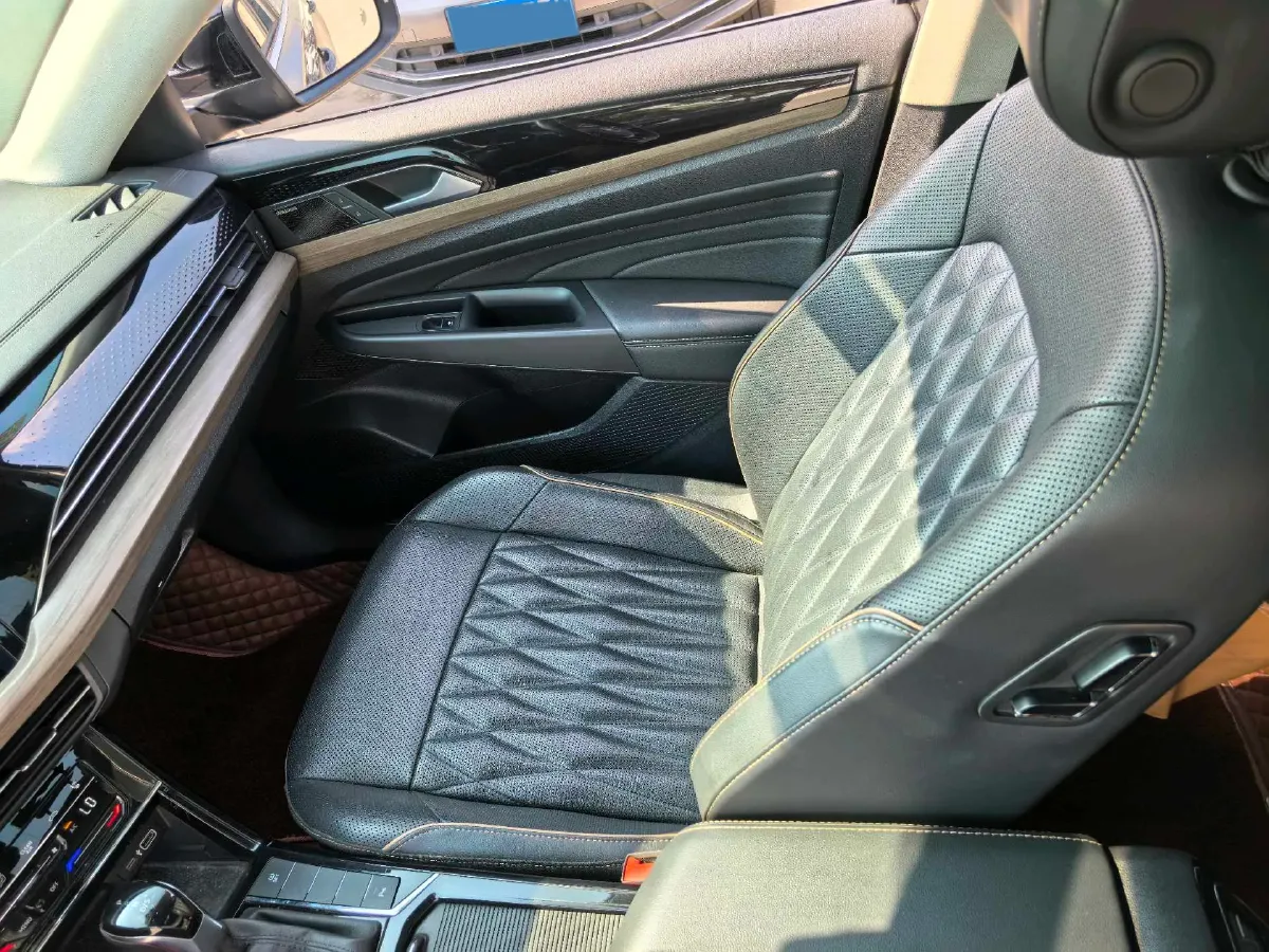 2020 Volkswagen Passat 2.0T 186HP L4 7DCT,autocango,china used car exporter,china ev exporter,chinese used car exporter,chinese used ev exporter