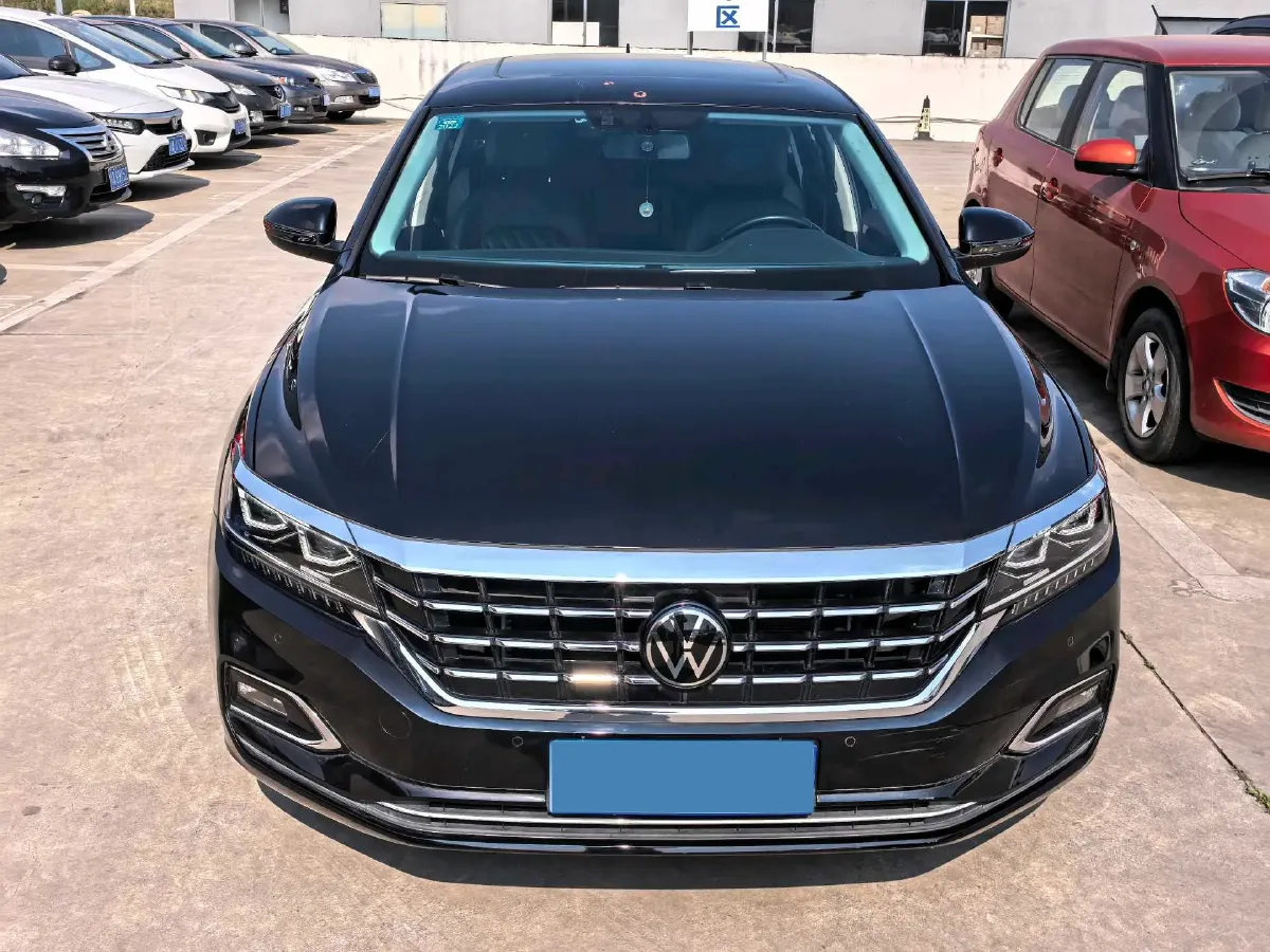 2020 Volkswagen Passat 2.0T 186HP L4 7DCT,autocango,china used car exporter,china ev exporter,chinese used car exporter,chinese used ev exporter