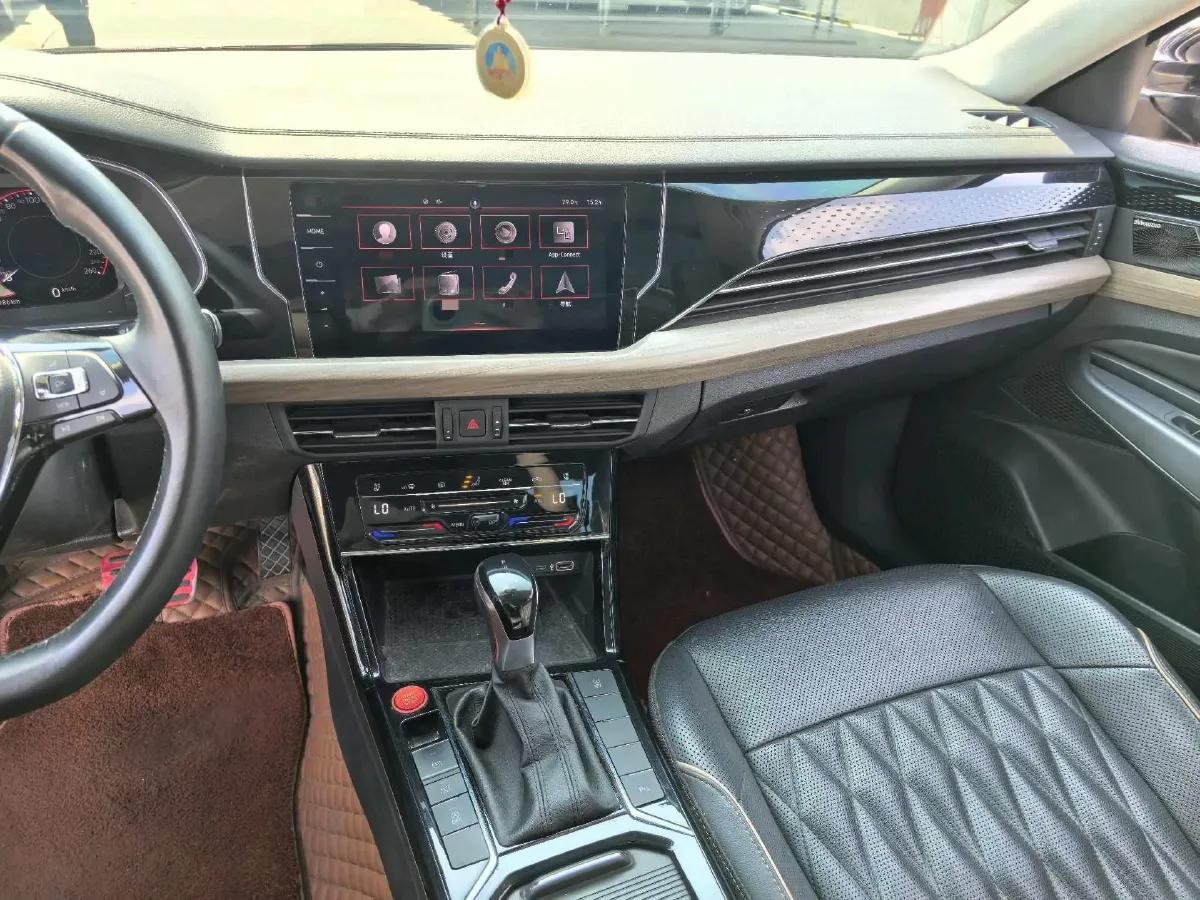 2020 Volkswagen Passat 2.0T 186HP L4 7DCT,autocango,china used car exporter,china ev exporter,chinese used car exporter,chinese used ev exporter