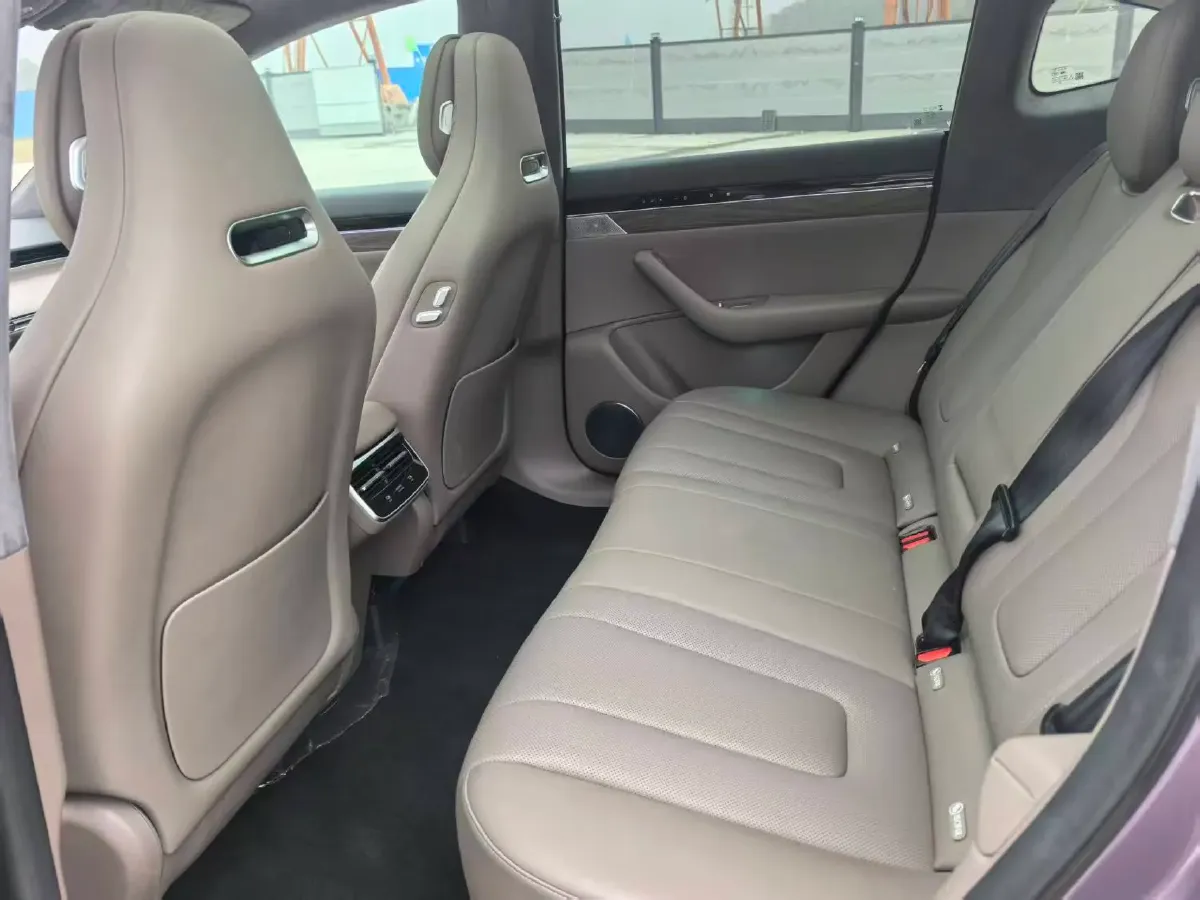 2025 Luxeed R7 REEV 156HP REEV,autocango,china used car exporter,china ev exporter,chinese used car exporter,chinese used ev exporter