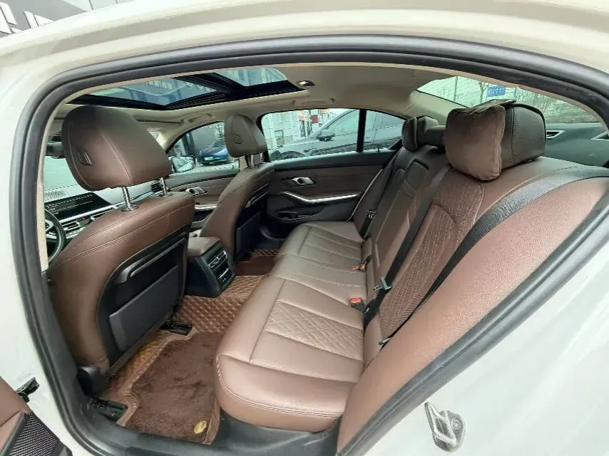 2022 BMW 3 Series 2.0T 156HP L4 8AT,autocango,china used car exporter,china ev exporter,chinese used car exporter,chinese used ev exporter