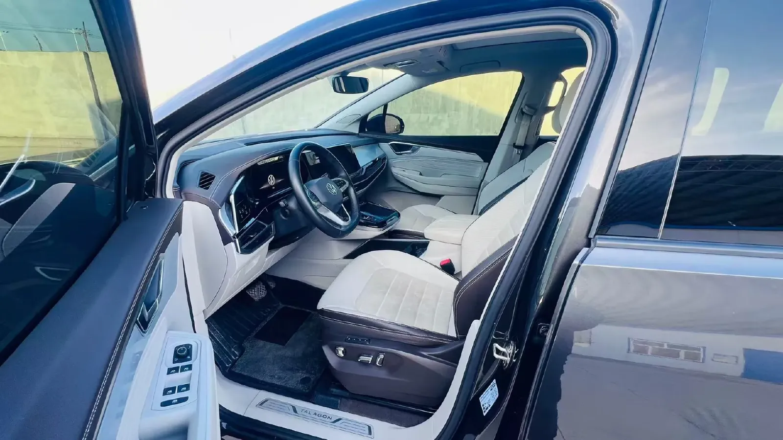 2022 Volkswagen Talagon 2.0T 220HP L4 7DCT,autocango,china used car exporter,china ev exporter,chinese used car exporter,chinese used ev exporter