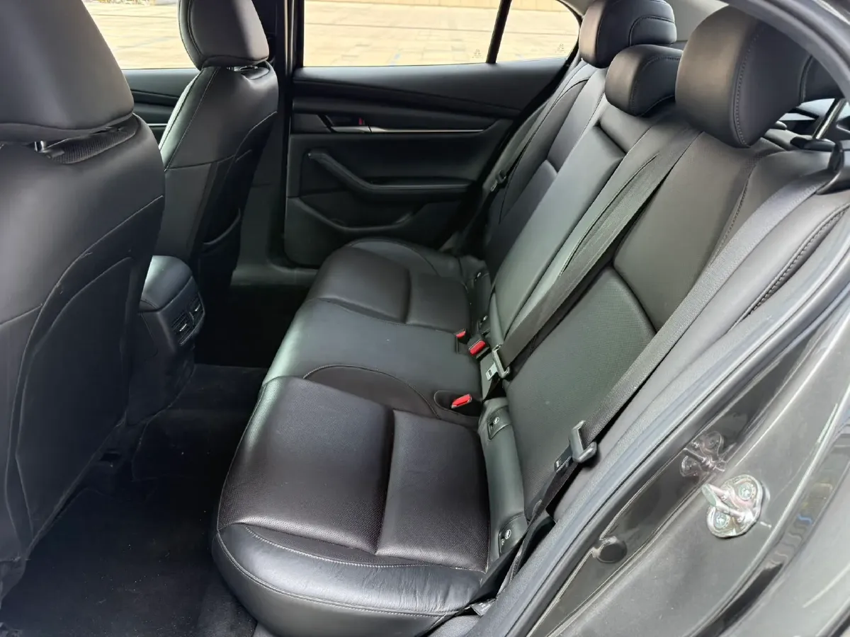 2020 Mazda 3 Axela 1.5L 117HP L4 6AT,autocango,china used car exporter,china ev exporter,chinese used car exporter,chinese used ev exporter