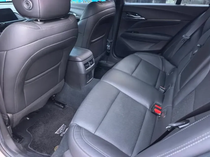 2023 Cadillac CT4 2.0T 237HP L4 8AT,autocango,china used car exporter,china ev exporter,chinese used car exporter,chinese used ev exporter