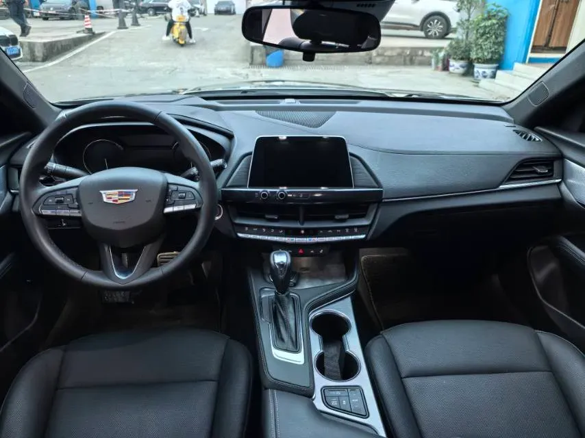 2023 Cadillac CT4 2.0T 237HP L4 8AT,autocango,china used car exporter,china ev exporter,chinese used car exporter,chinese used ev exporter