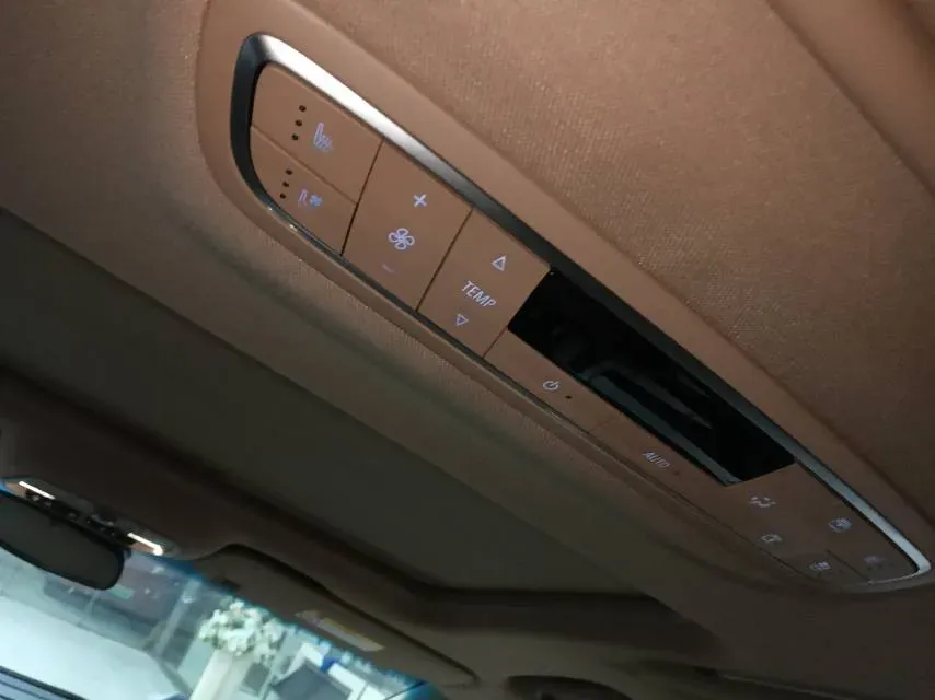 2018 Buick GL8 2.0T 260HP L4 6AT,autocango,china used car exporter,china ev exporter,chinese used car exporter,chinese used ev exporter