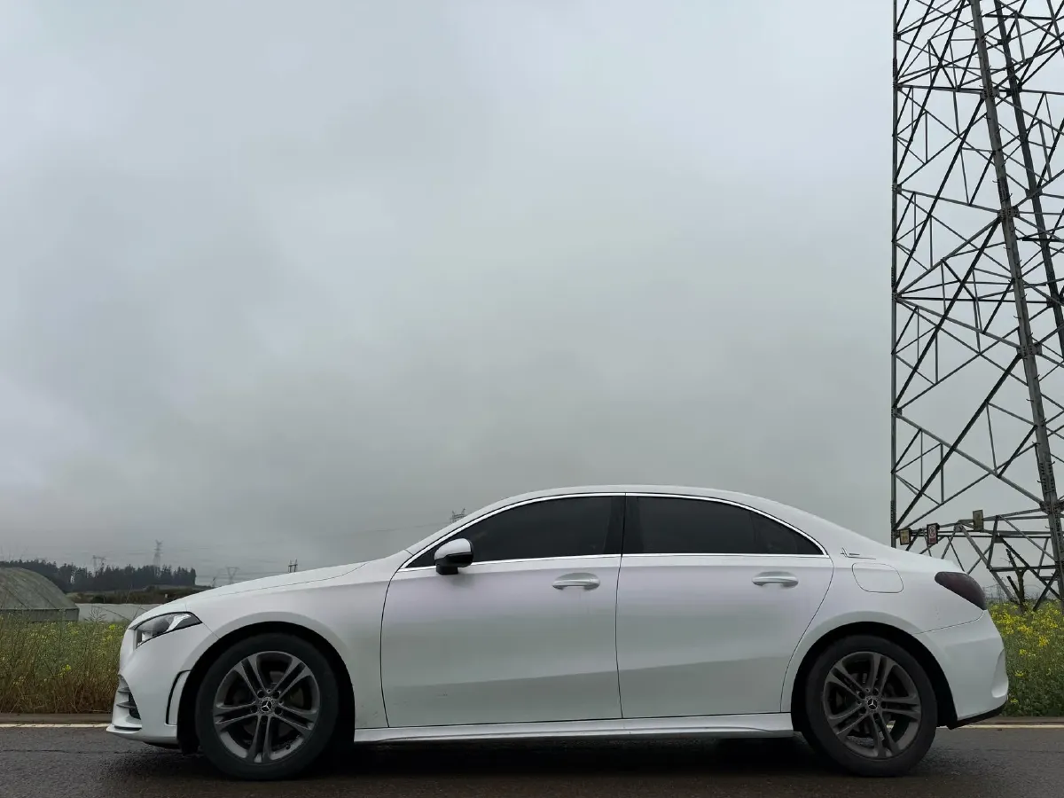 2021 Mercedes-Benz A Class 1.3T 136HP L4 7DCT,autocango,china used car exporter,china ev exporter,chinese used car exporter,chinese used ev exporter