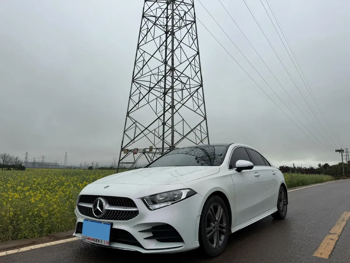 2021 Mercedes-Benz A Class 1.3T 136HP L4 7DCT,autocango,china used car exporter,china ev exporter,chinese used car exporter,chinese used ev exporter