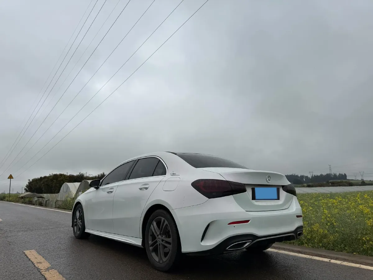 2021 Mercedes-Benz A Class 1.3T 136HP L4 7DCT,autocango,china used car exporter,china ev exporter,chinese used car exporter,chinese used ev exporter