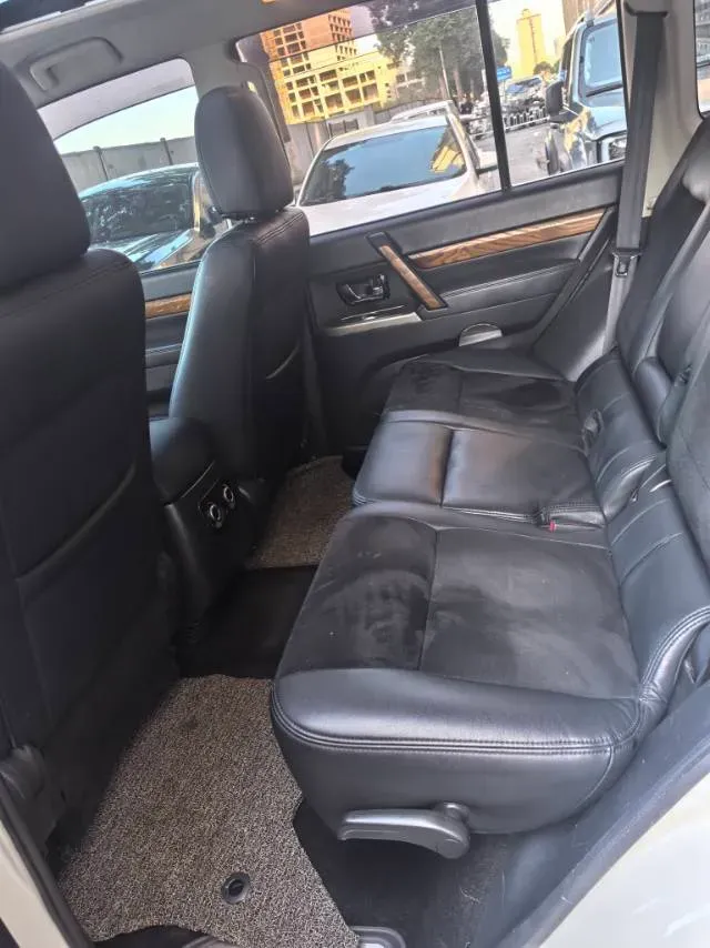 2016 Mitsubishi Pajero 3.0L 174HP V6 5AT,autocango,china used car exporter,china ev exporter,chinese used car exporter,chinese used ev exporter