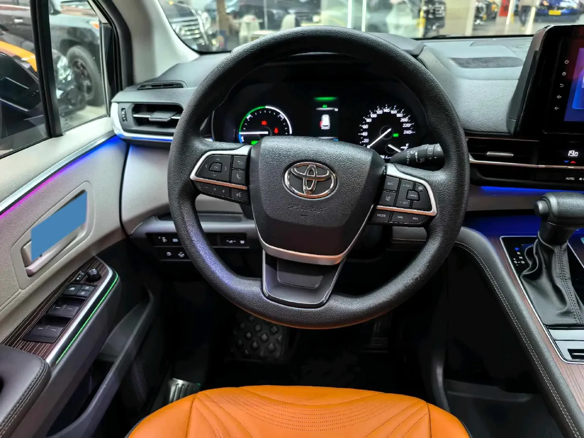 2023 Toyota Sienna 2.5L 189HP L4 E-CVT Hybrid,autocango,china used car exporter,china ev exporter,chinese used car exporter,chinese used ev exporter