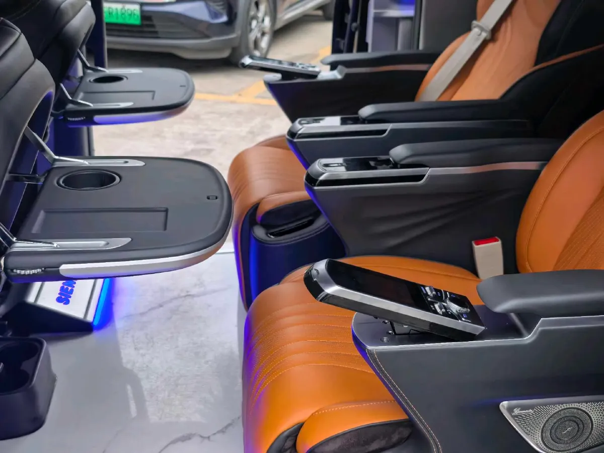 2023 Toyota Sienna 2.5L 189HP L4 E-CVT Hybrid,autocango,china used car exporter,china ev exporter,chinese used car exporter,chinese used ev exporter