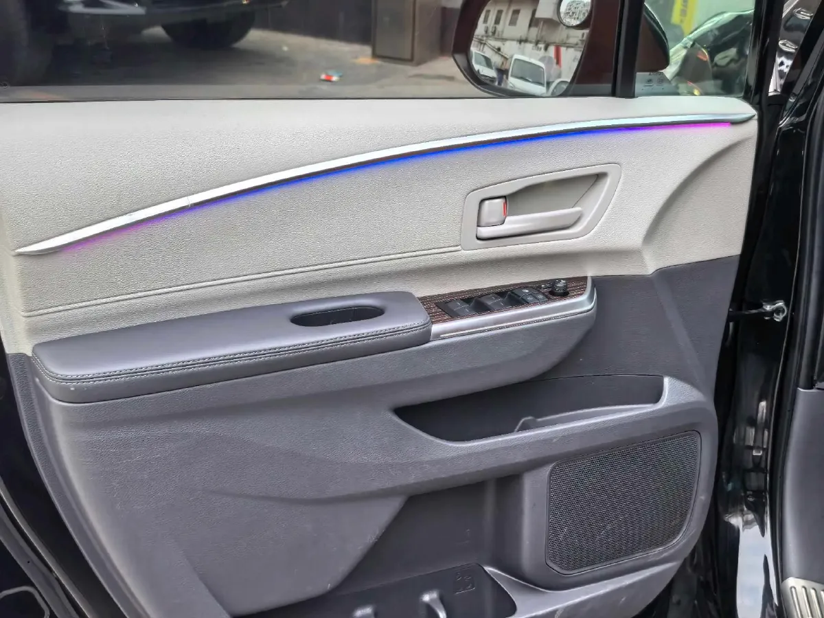 2023 Toyota Sienna 2.5L 189HP L4 E-CVT Hybrid,autocango,china used car exporter,china ev exporter,chinese used car exporter,chinese used ev exporter