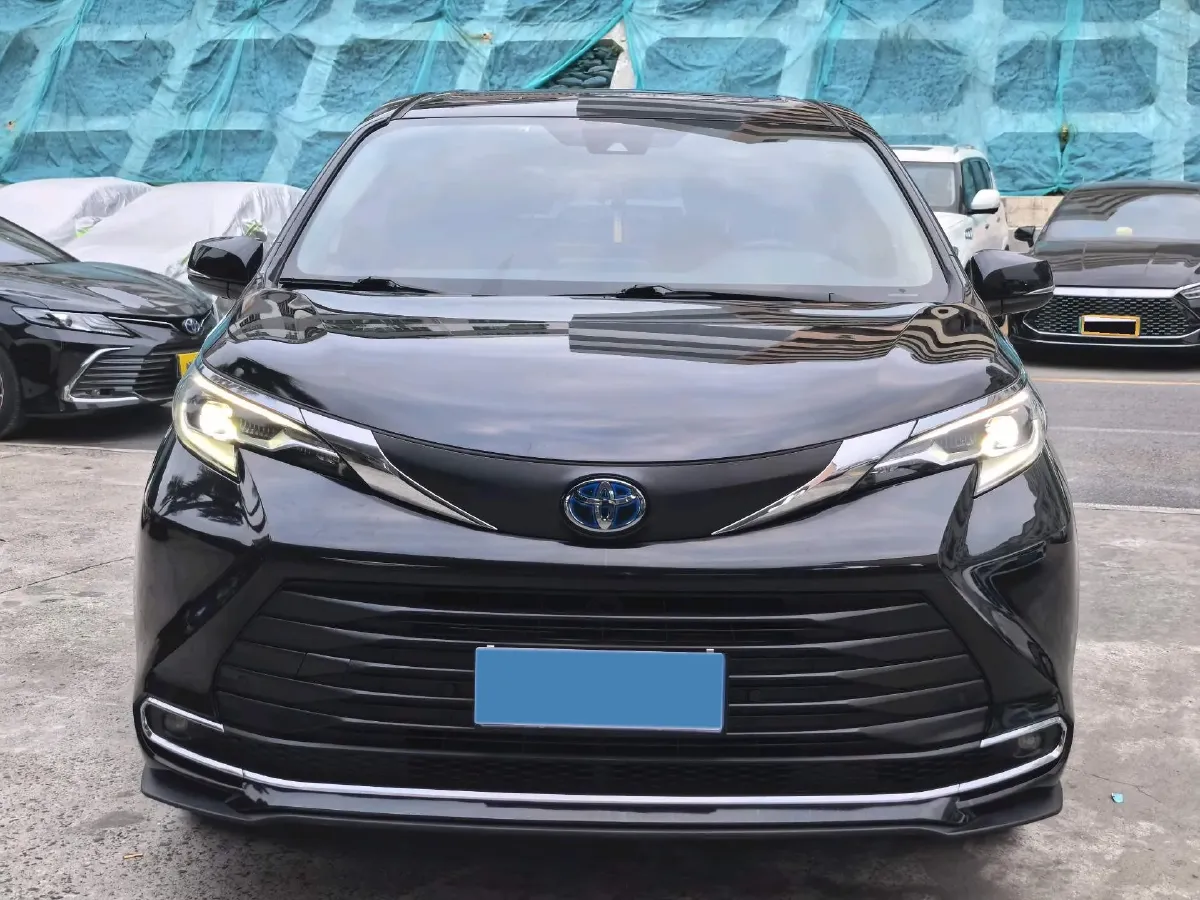 2023 Toyota Sienna 2.5L 189HP L4 E-CVT Hybrid,autocango,china used car exporter,china ev exporter,chinese used car exporter,chinese used ev exporter