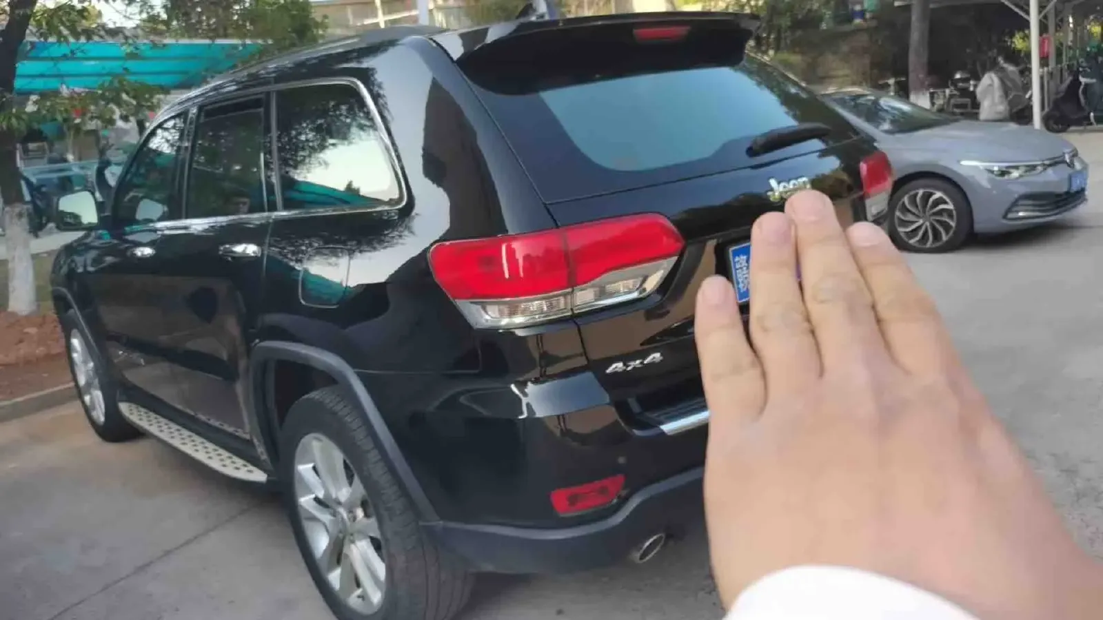 2016 Jeep Grand Cherokee 3.0L 234HP V6 8AT,autocango,china used car exporter,china ev exporter,chinese used car exporter,chinese used ev exporter