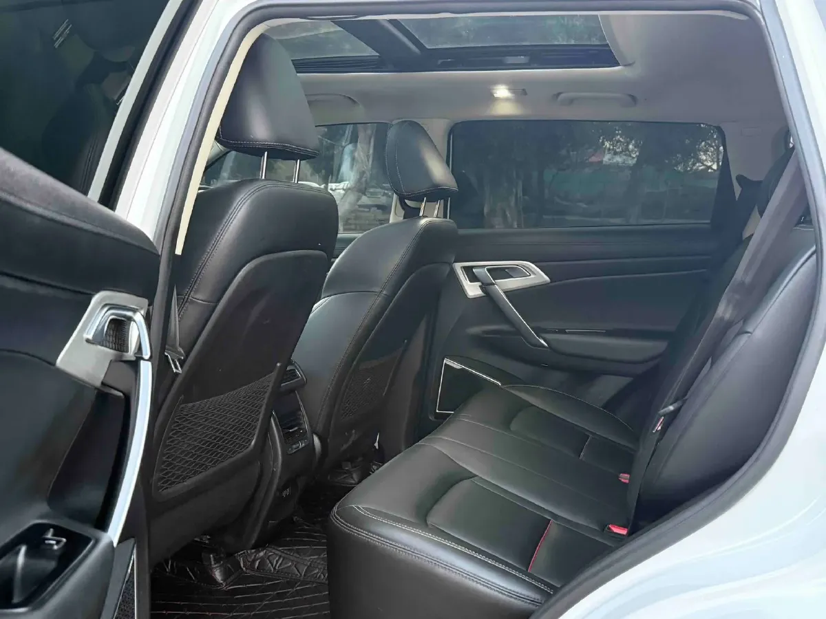 2020 Roewe i6 1.5T 169HP L4 7DCT,autocango,china used car exporter,china ev exporter,chinese used car exporter,chinese used ev exporter