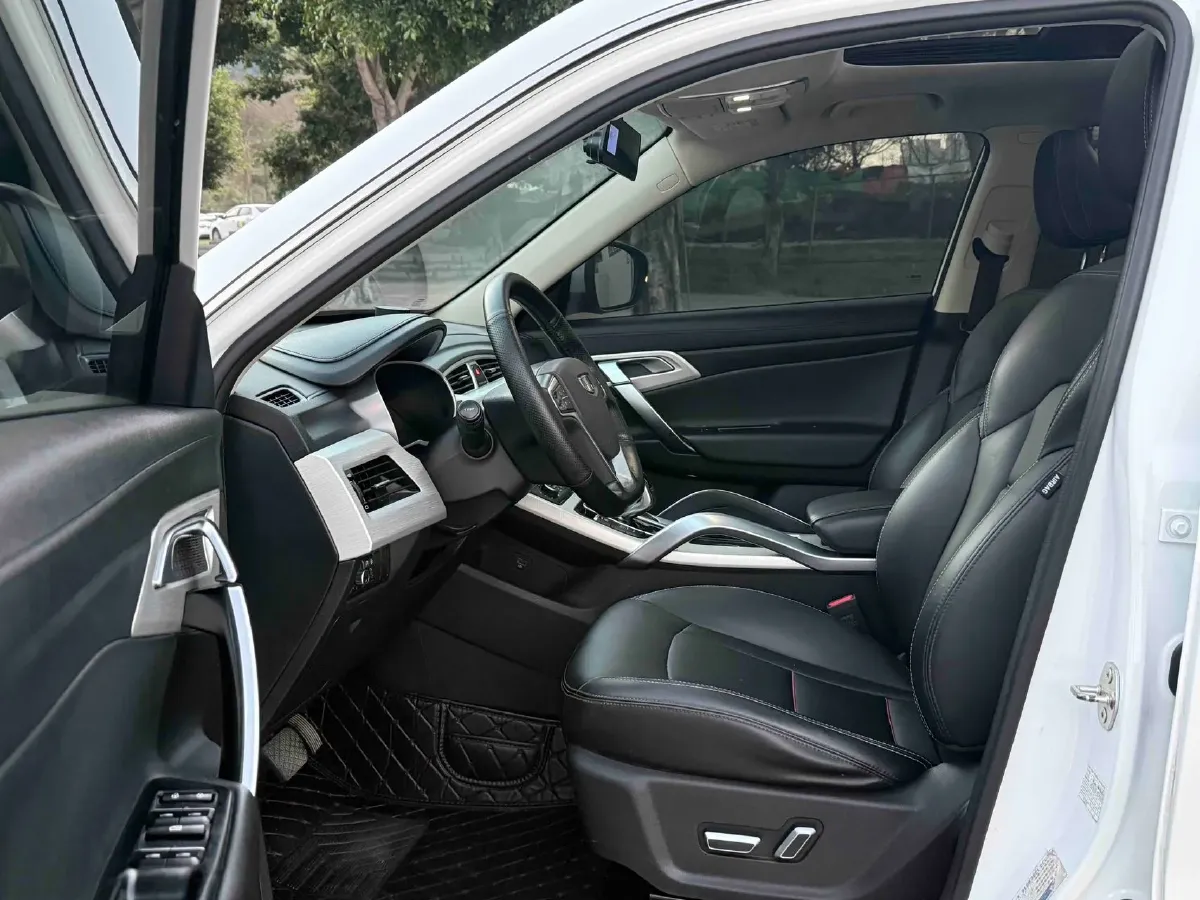 2020 Roewe i6 1.5T 169HP L4 7DCT,autocango,china used car exporter,china ev exporter,chinese used car exporter,chinese used ev exporter