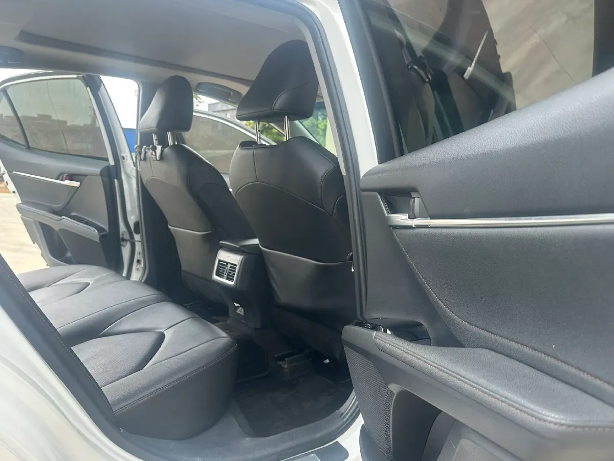 2021 Toyota Camry 2.5L 209HP L4 8AT,autocango,china used car exporter,china ev exporter,chinese used car exporter,chinese used ev exporter