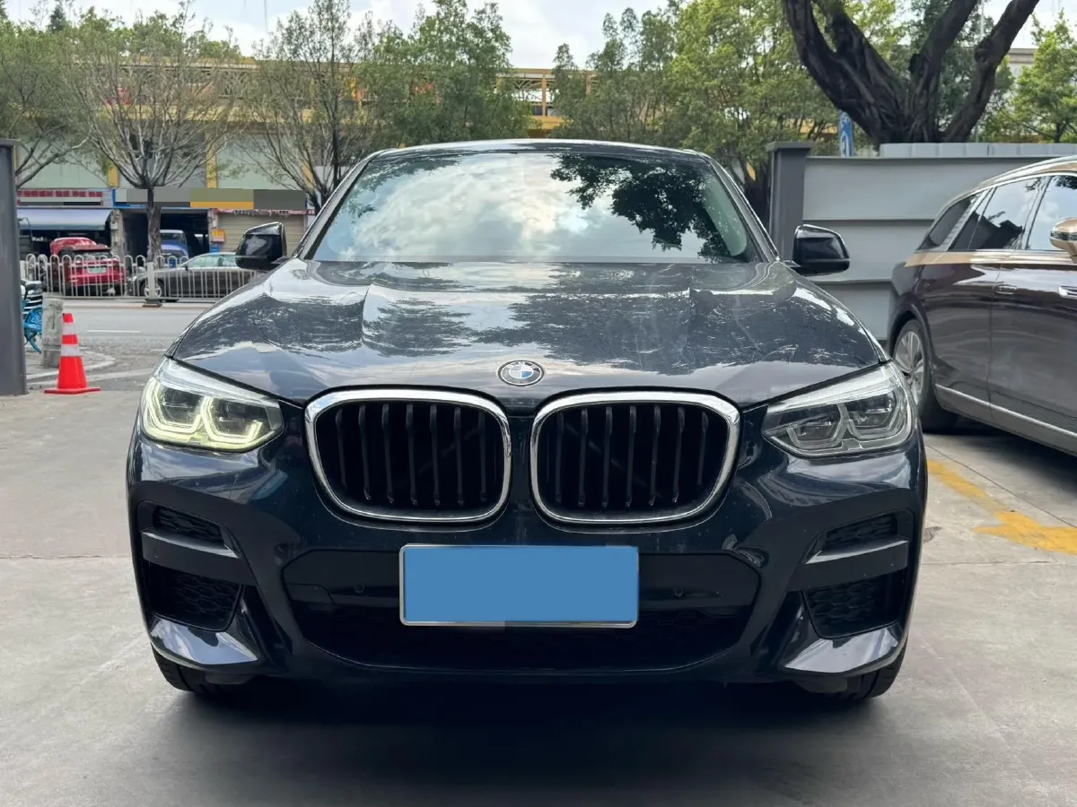 2021 BMW X4 2.0T 184HP L4 8AT,autocango,china used car exporter,china ev exporter,chinese used car exporter,chinese used ev exporter