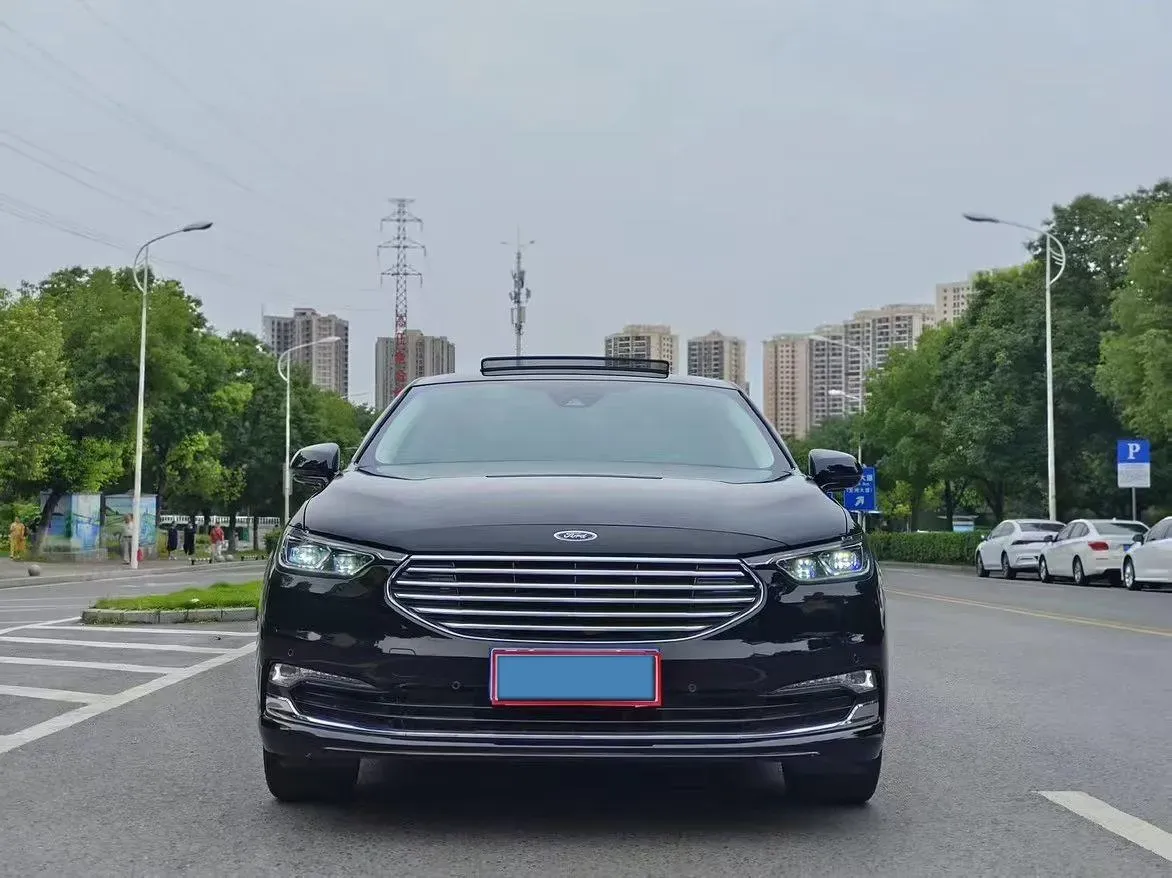 2019 Ford Taurus 2.0T 245HP L4 8AT,autocango,china used car exporter,china ev exporter,chinese used car exporter,chinese used ev exporter