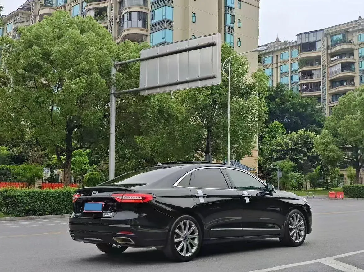 2019 Ford Taurus 2.0T 245HP L4 8AT,autocango,china used car exporter,china ev exporter,chinese used car exporter,chinese used ev exporter