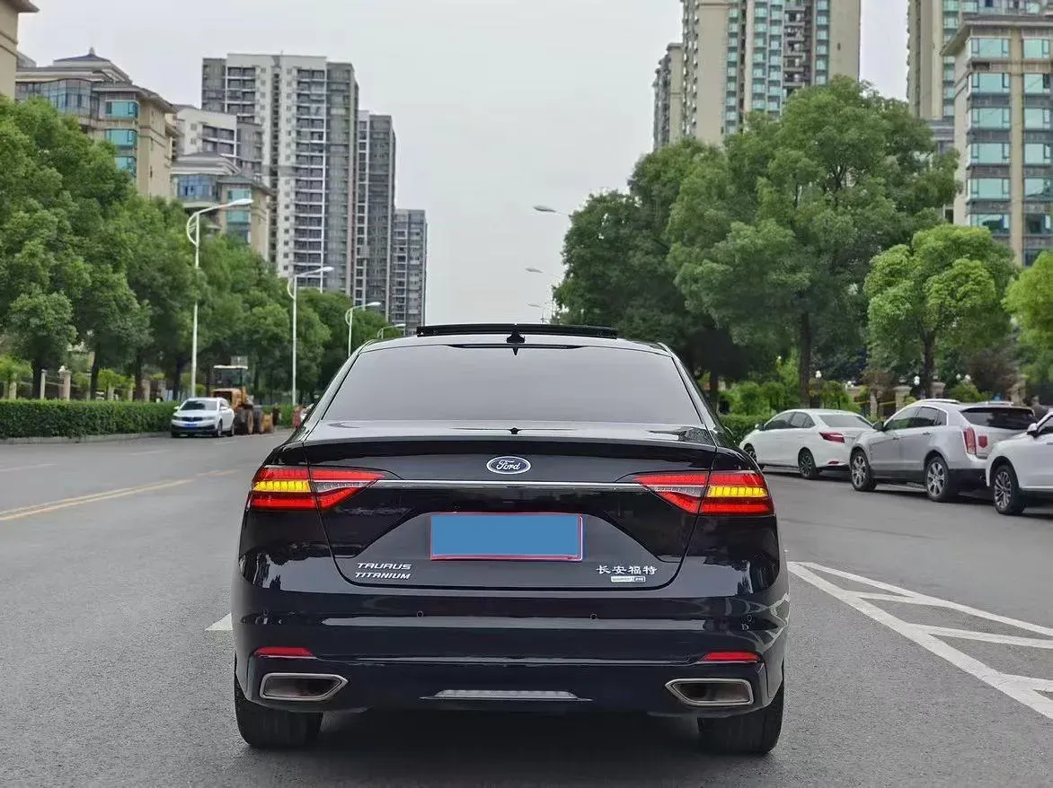 2019 Ford Taurus 2.0T 245HP L4 8AT,autocango,china used car exporter,china ev exporter,chinese used car exporter,chinese used ev exporter