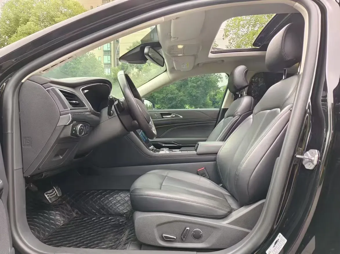 2019 Ford Taurus 2.0T 245HP L4 8AT,autocango,china used car exporter,china ev exporter,chinese used car exporter,chinese used ev exporter