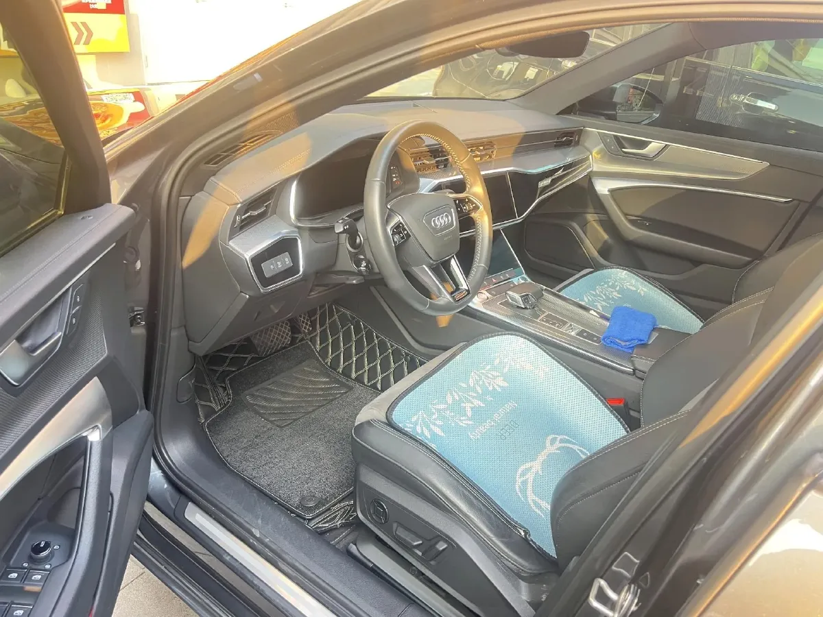 2019 Mercedes-Benz GLC Class 2.0T 245HP L4 9AT,autocango,china used car exporter,china ev exporter,chinese used car exporter,chinese used ev exporter