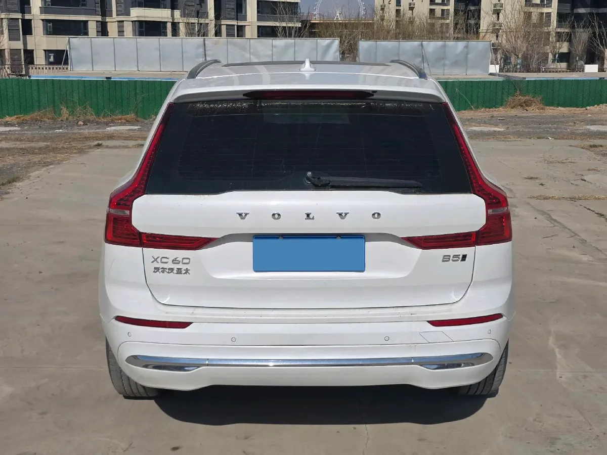 2023 Volvo XC60 2.0T 250HP L4 8AT,autocango,china used car exporter,china ev exporter,chinese used car exporter,chinese used ev exporter