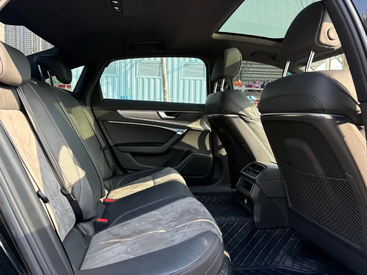 2021 Audi A6L 2.0T 190HP L4 7DCT,autocango,china used car exporter,china ev exporter,chinese used car exporter,chinese used ev exporter