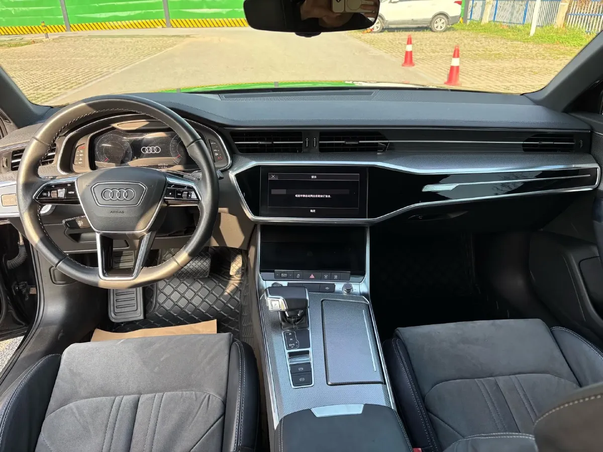 2021 Audi A6L 2.0T 190HP L4 7DCT,autocango,china used car exporter,china ev exporter,chinese used car exporter,chinese used ev exporter