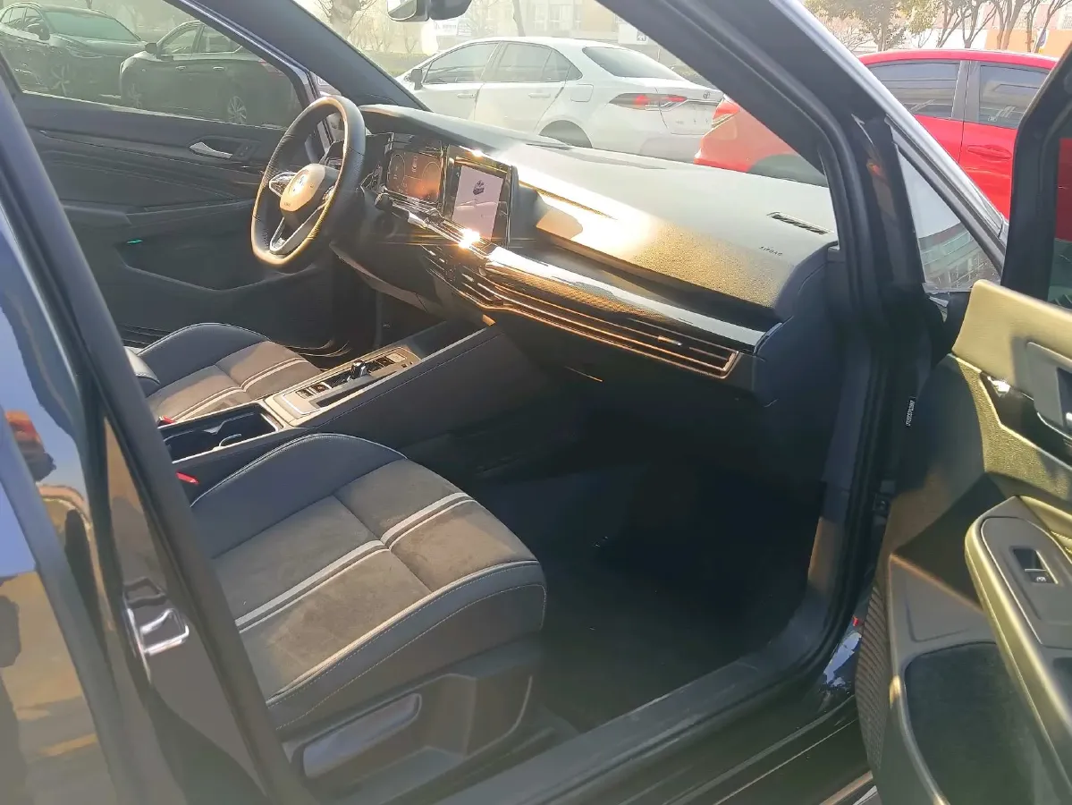 2023 Volkswagen Golf 1.4T 150HP L4 7DCT,autocango,china used car exporter,china ev exporter,chinese used car exporter,chinese used ev exporter