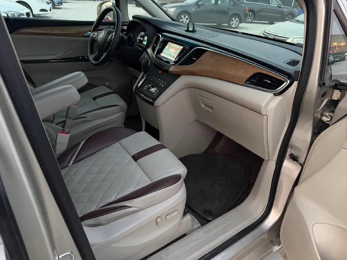 2018 Buick GL8 2.0T 260HP L4 6AT,autocango,china used car exporter,china ev exporter,chinese used car exporter,chinese used ev exporter