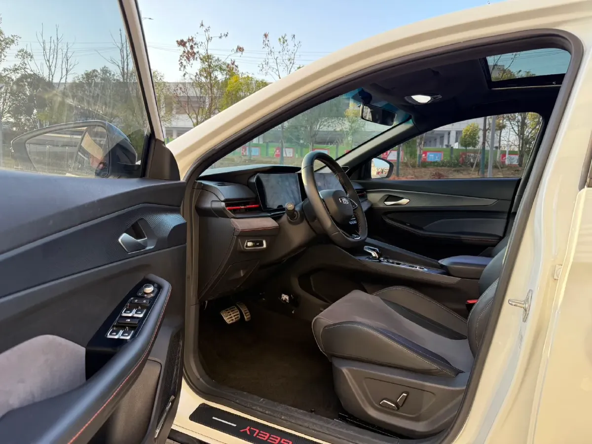 2022 Geely Binray 1.5T 181HP L4 7DCT,autocango,china used car exporter,china ev exporter,chinese used car exporter,chinese used ev exporter