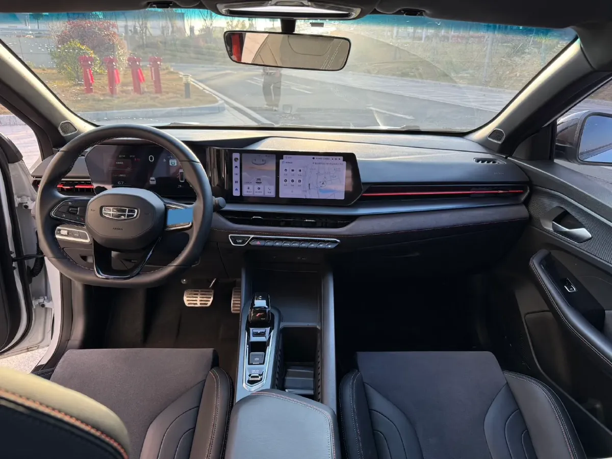 2022 Geely Binray 1.5T 181HP L4 7DCT,autocango,china used car exporter,china ev exporter,chinese used car exporter,chinese used ev exporter