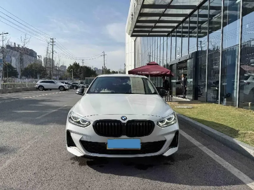 2021 BMW 1 Series 1.5T 140HP L3 7DCT,autocango,china used car exporter,china ev exporter,chinese used car exporter,chinese used ev exporter