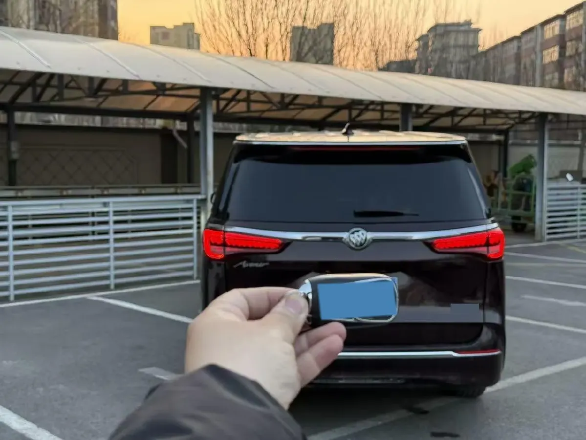 2022 Buick GL8 2.0T 237HP L4 9AT,autocango,china used car exporter,china ev exporter,chinese used car exporter,chinese used ev exporter