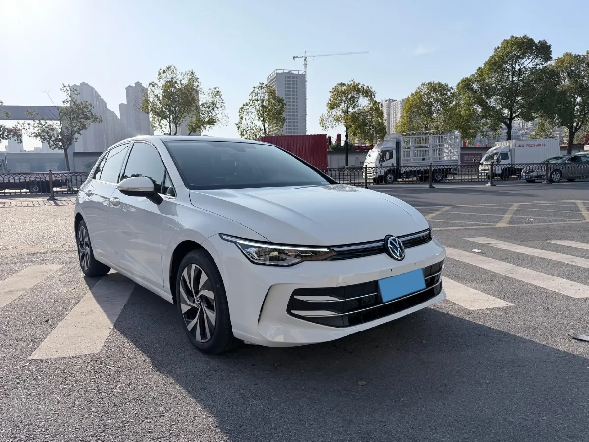 2025 Volkswagen Golf 1.5T 160HP L4 7DCT,autocango,china used car exporter,china ev exporter,chinese used car exporter,chinese used ev exporter
