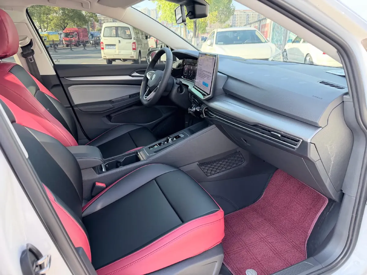 2025 Volkswagen Golf 1.5T 160HP L4 7DCT,autocango,china used car exporter,china ev exporter,chinese used car exporter,chinese used ev exporter