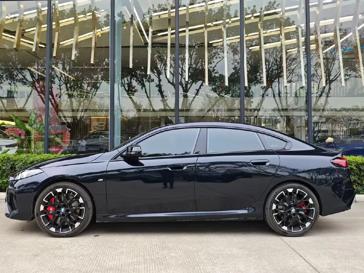 2025 BMW 2.0T 300HP L4 7DCT,autocango,china used car exporter,china ev exporter,chinese used car exporter,chinese used ev exporter