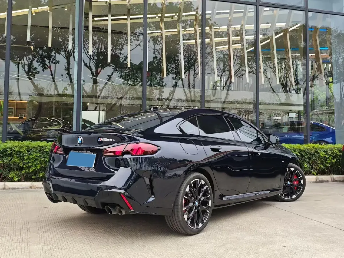 2025 BMW 2.0T 300HP L4 7DCT,autocango,china used car exporter,china ev exporter,chinese used car exporter,chinese used ev exporter