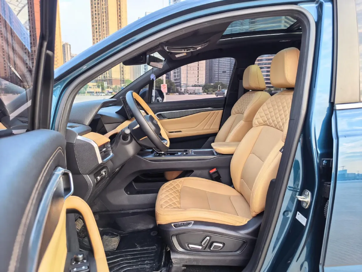 2023 Geely Okavango L 2.0T 218HP L4 7DCT,autocango,china used car exporter,china ev exporter,chinese used car exporter,chinese used ev exporter