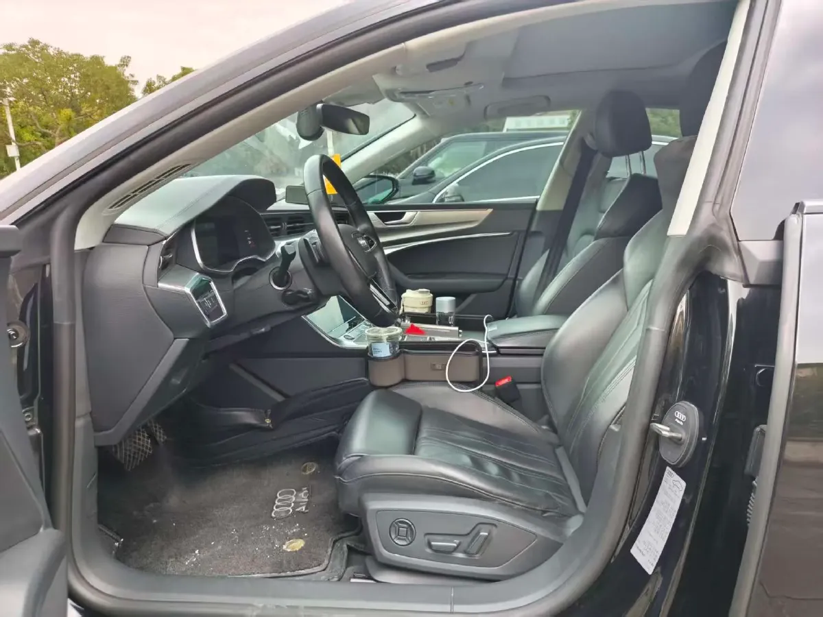 2023 Audi A7 2.0T 265HP L4 7DCT,autocango,china used car exporter,china ev exporter,chinese used car exporter,chinese used ev exporter