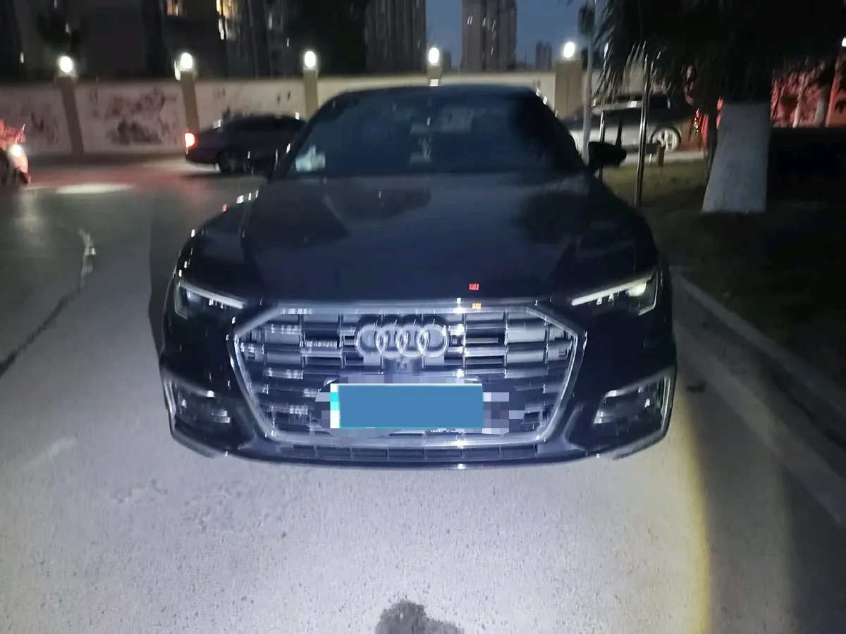 2024 Audi A6L 2.0T 245HP L4 7DCT,autocango,china used car exporter,china ev exporter,chinese used car exporter,chinese used ev exporter