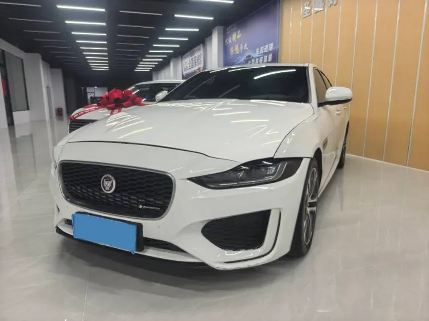 2021 Jaguar XEL 2.0T 200HP L4 8AT,autocango,china used car exporter,china ev exporter,chinese used car exporter,chinese used ev exporter