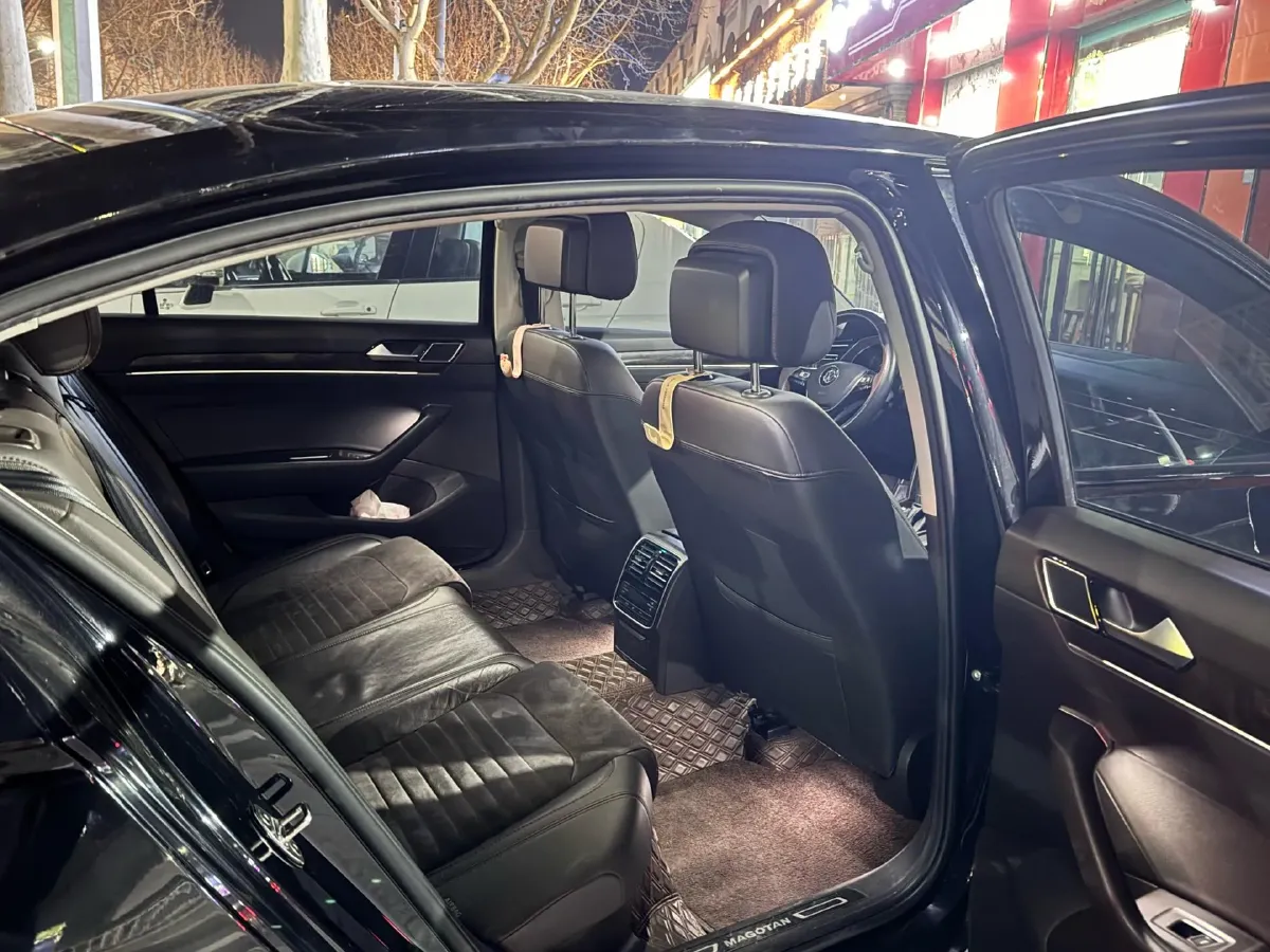 2018 Volkswagen Magotan 1.8T 180HP L4 7DCT,autocango,china used car exporter,china ev exporter,chinese used car exporter,chinese used ev exporter