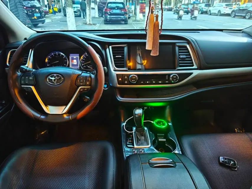 2021 Toyota Highlander 2.0T 220HP L4 6AT,autocango,china used car exporter,china ev exporter,chinese used car exporter,chinese used ev exporter