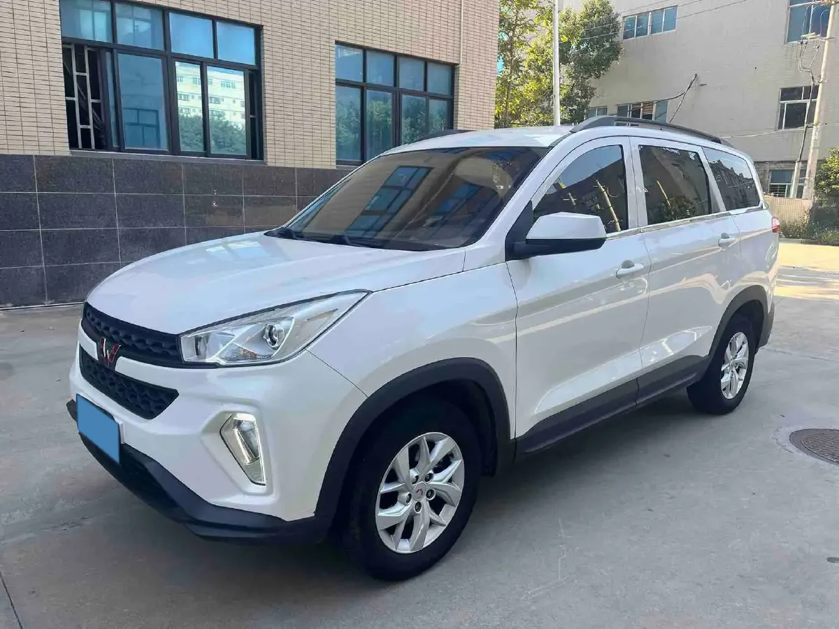 2019 WuLing HongGuang S3 1.5L 99HP L4 6MT,autocango,china used car exporter,china ev exporter,chinese used car exporter,chinese used ev exporter