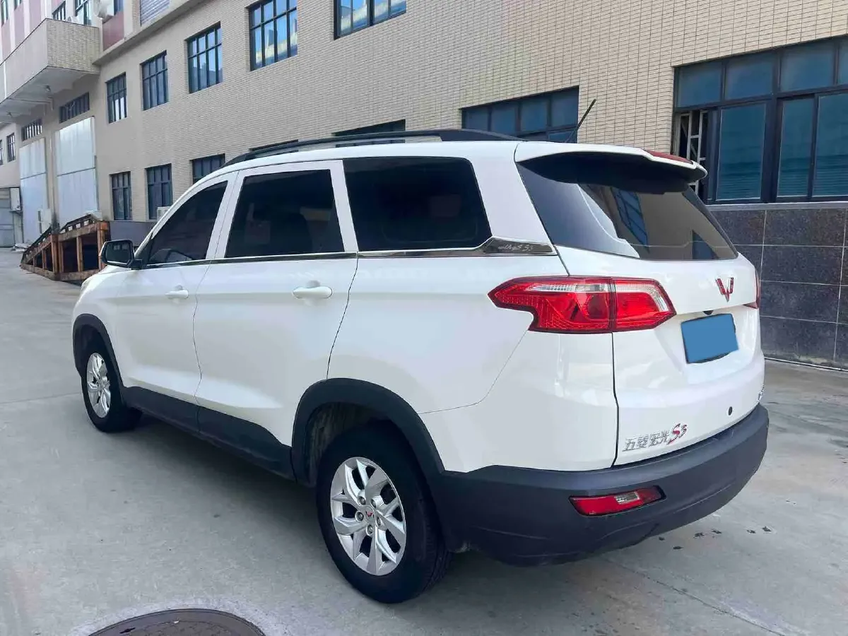 2019 WuLing HongGuang S3 1.5L 99HP L4 6MT,autocango,china used car exporter,china ev exporter,chinese used car exporter,chinese used ev exporter