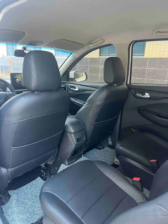 2019 WuLing HongGuang S3 1.5L 99HP L4 6MT,autocango,china used car exporter,china ev exporter,chinese used car exporter,chinese used ev exporter